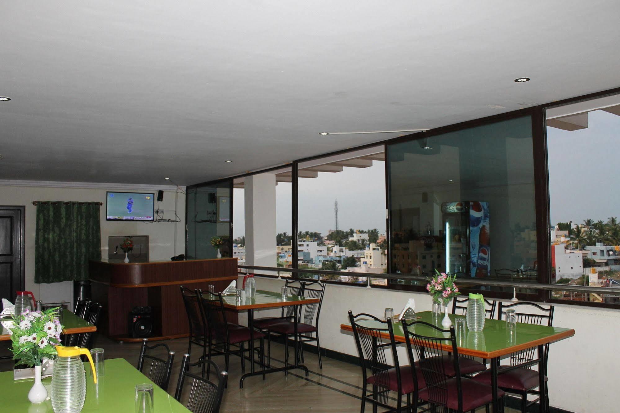Oyo 1900 Hotel Olive Residency Mysore Exterior photo