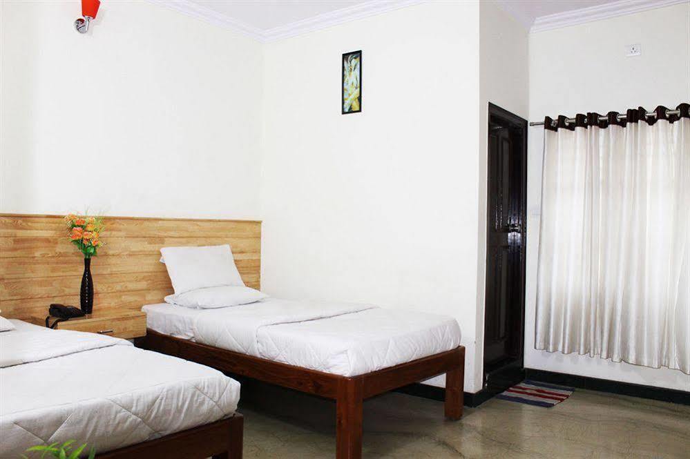 Oyo 1900 Hotel Olive Residency Mysore Exterior photo